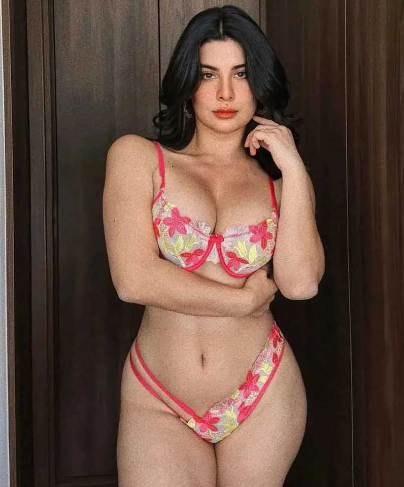 VIP Escort Call Girls in Delhi